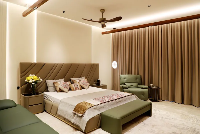 The Hedges Avenue Beach House — view 3